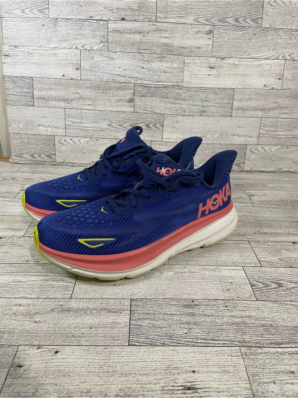 HOKA Clifton 9 running shoes size 7.5B Evening Sky/Coral colorway